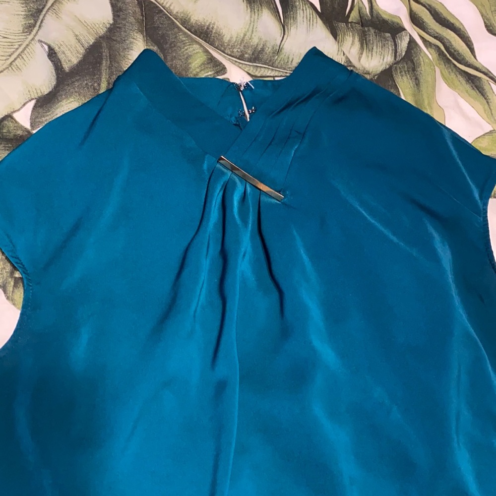 Beautiful short sleeve blouse, size XL
